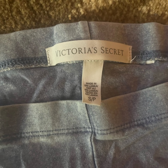 Bundle of Victoria’s Secret leggings - Picture 4 of 7